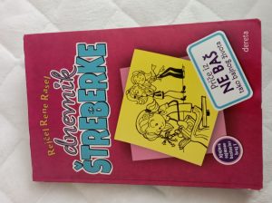 knjiga za djecu “dnevnik štreberke “