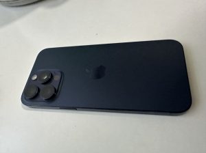 iphone 15 pro max 256 gb 100% baterija